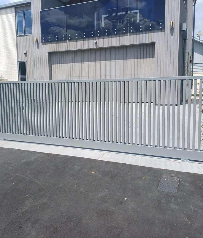 The most important automatic security gate and door features according to the experts