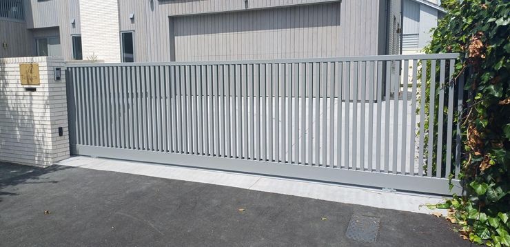 The most important automatic security gate and door features according to the experts