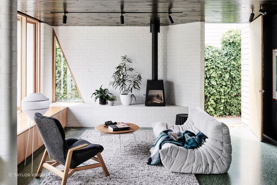 The cosy living room of the Brunswick West House by Taylor Knights | Photography: Derek Swalwell