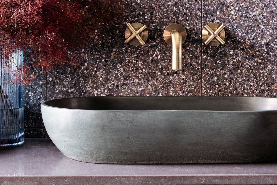 Round Cross Handle Jumper Valve Wall Top Assemblies - Tiger Bronze
by Meir