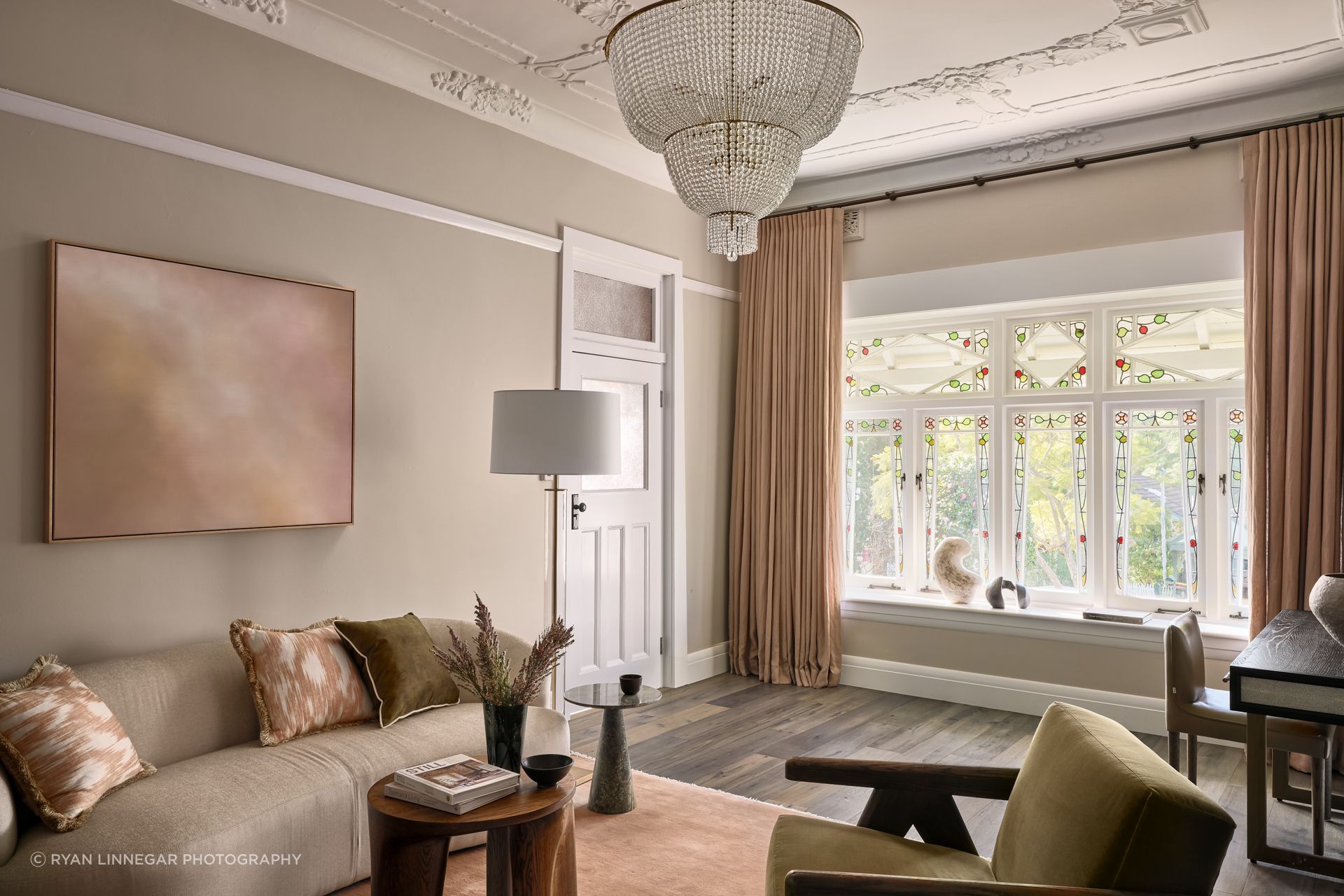 SIBU Gallery works with both homeowners and designers to find the right artwork for every room. Photography by Ryan Linnegar.