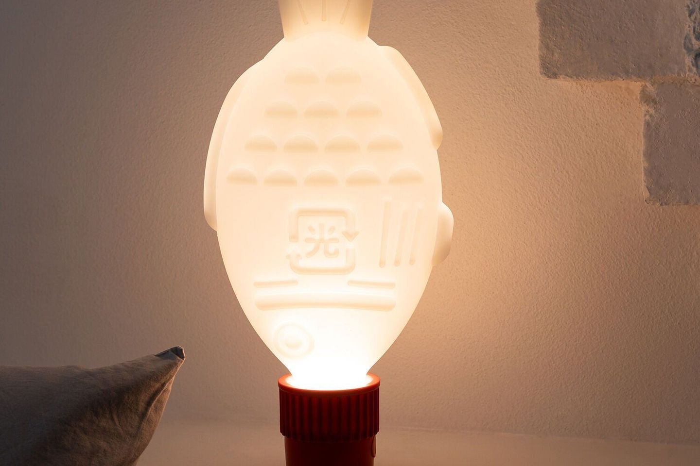73854056146-heliographlightsoylamp011500991f924b-4d3a-4217-a8d0-cf7a7a7cb1a6-v3.jpg