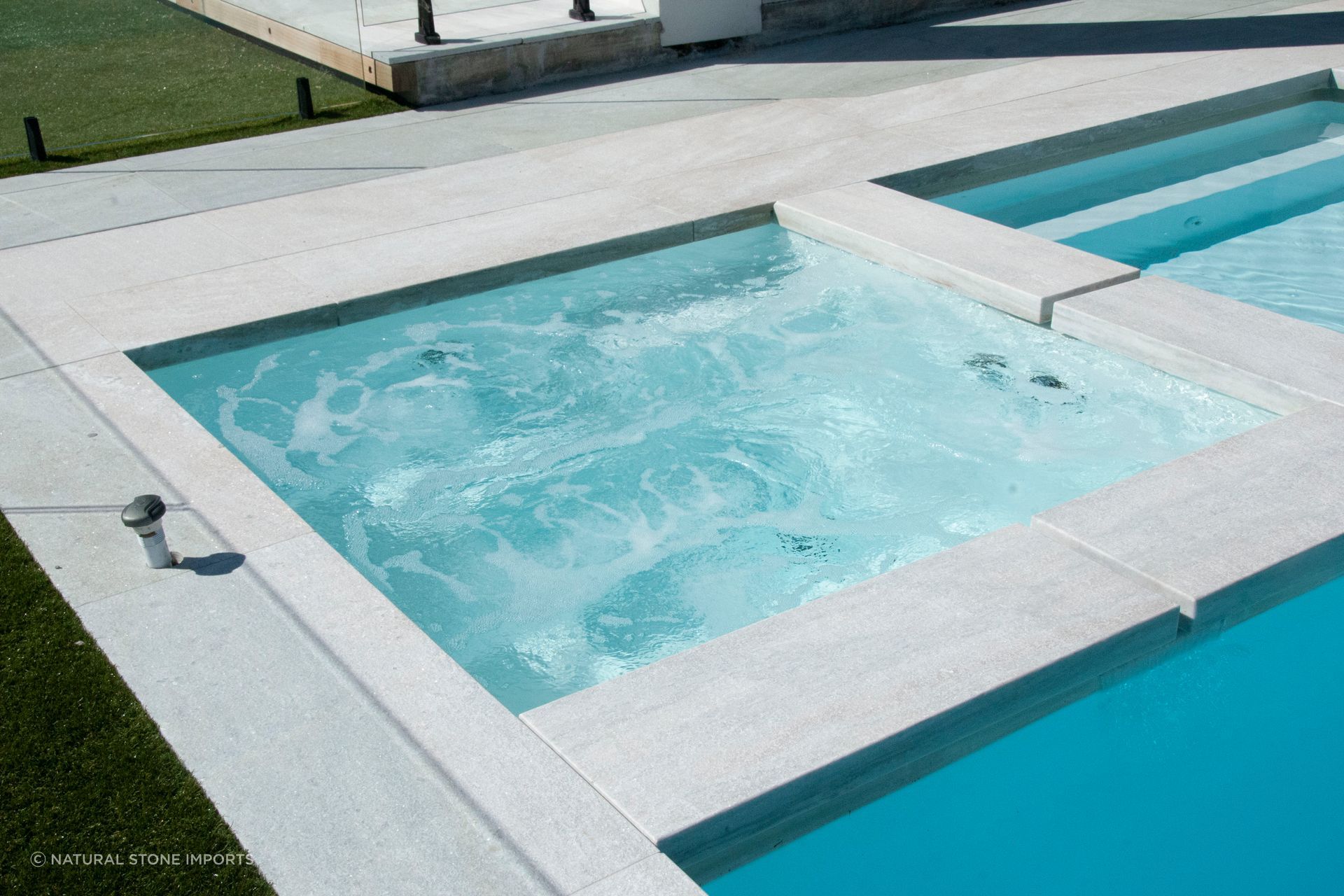 There are three profiles to choose from, and a variety of colours to suit all projects.