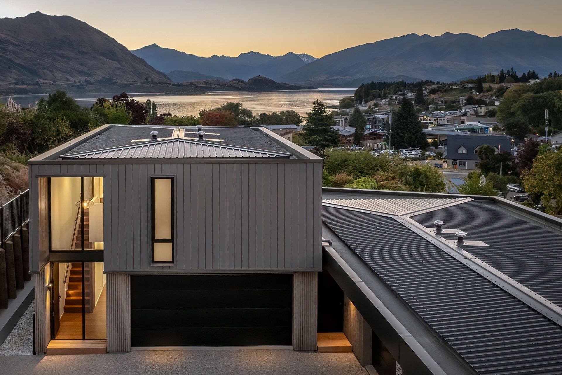 Stylish AliClad Max Aluminium Weatherboards
from The Building Agency designed for New Zealand conditions.