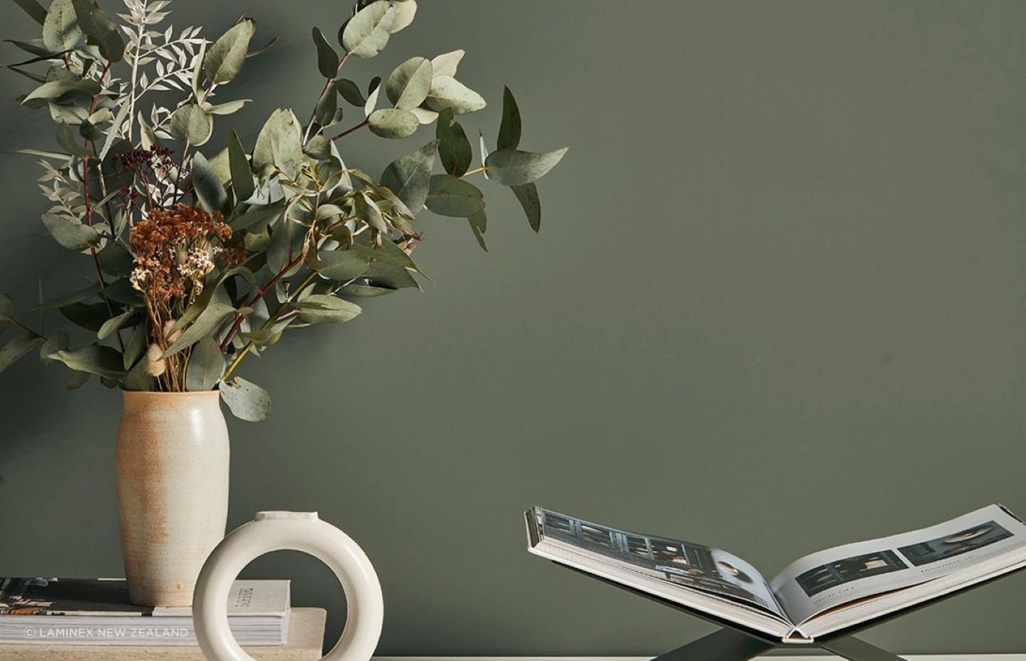 Options like Luxurious Matte Surfaces from Alucci™ often come in a range of bold colours .