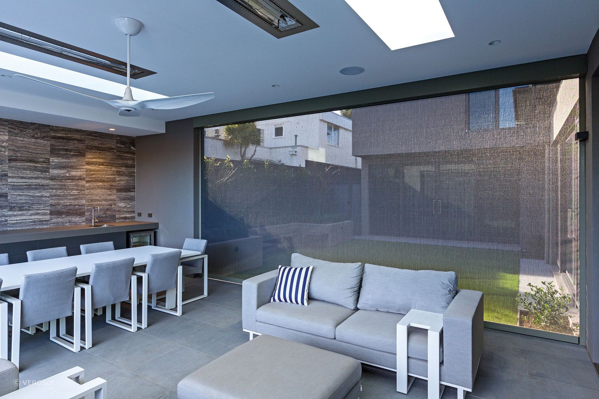 Ambience-ZIP-System-External-Blind-2a.jpg