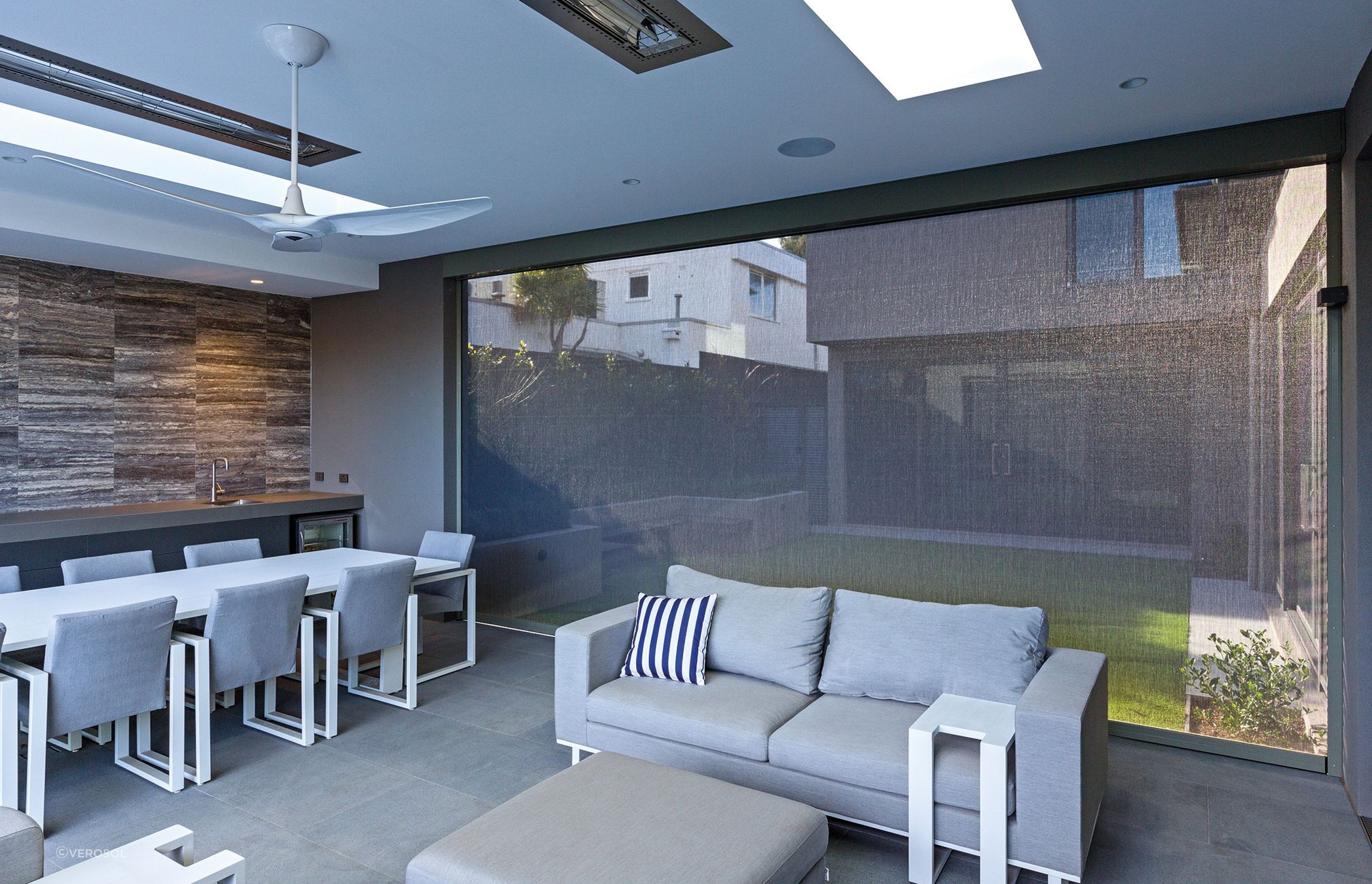 Ambience-ZIP-System-External-Blind-2a.jpg