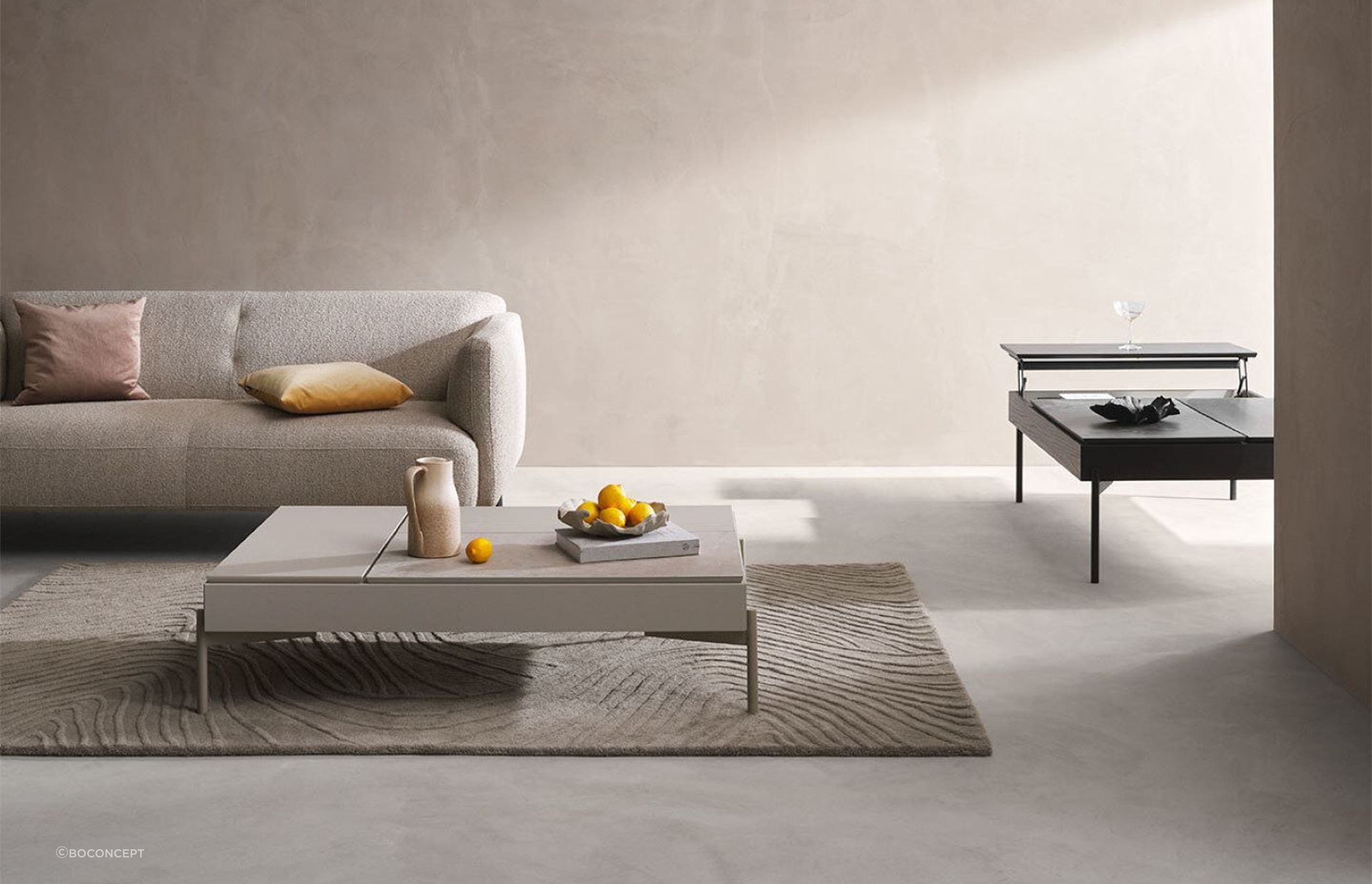 A few carefully chosen pieces of fruit can go a long way when it comes to decorationg your coffee table.
