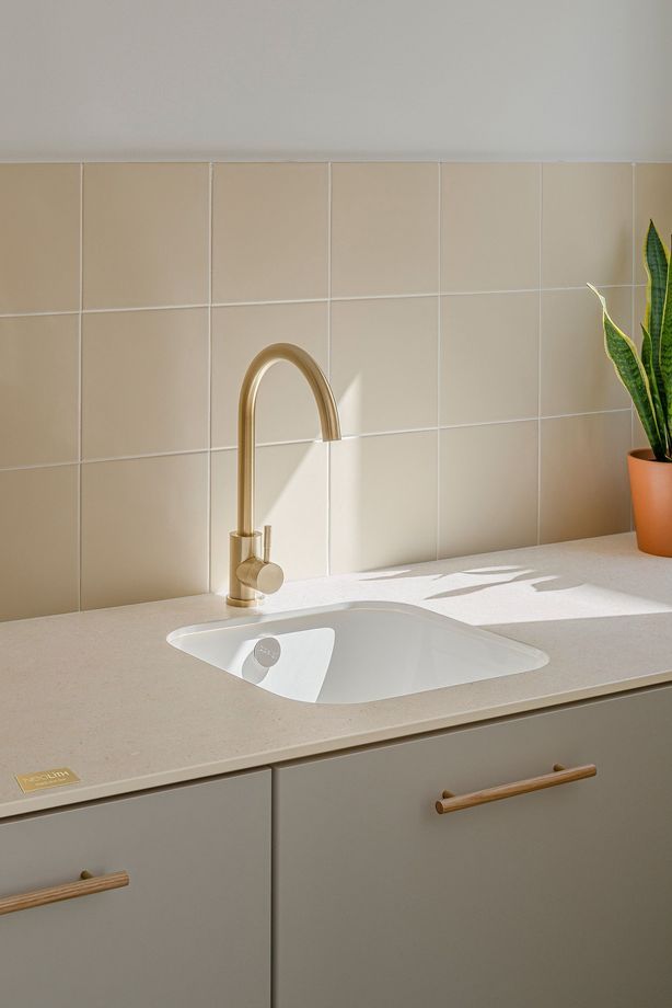 CREMEKitchenNeolith03.jpg