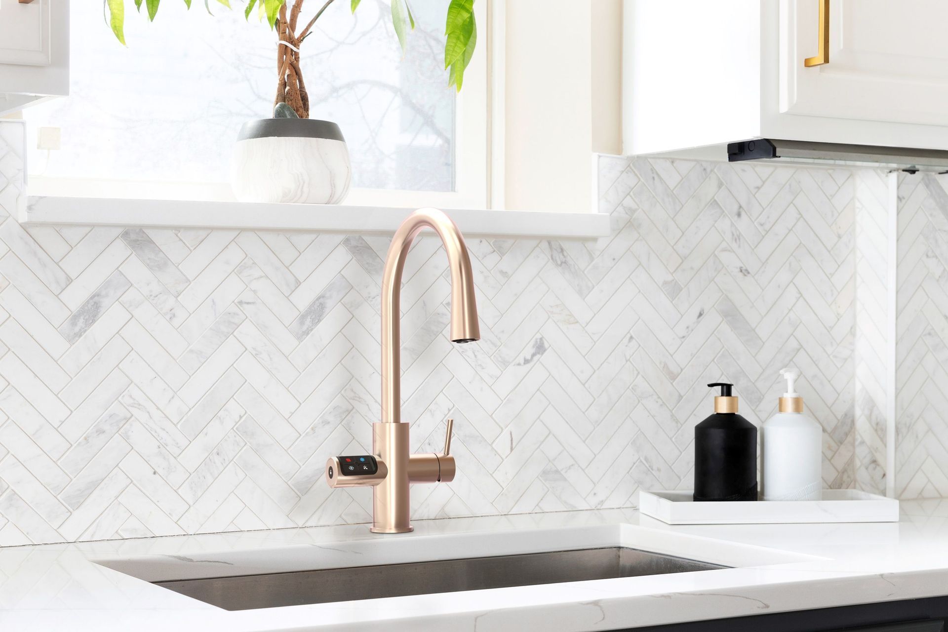 The feature-packed Zip HydroTap Design Range CELSIUS PLUS All-In-One has a intuitive touchpad for precision control.