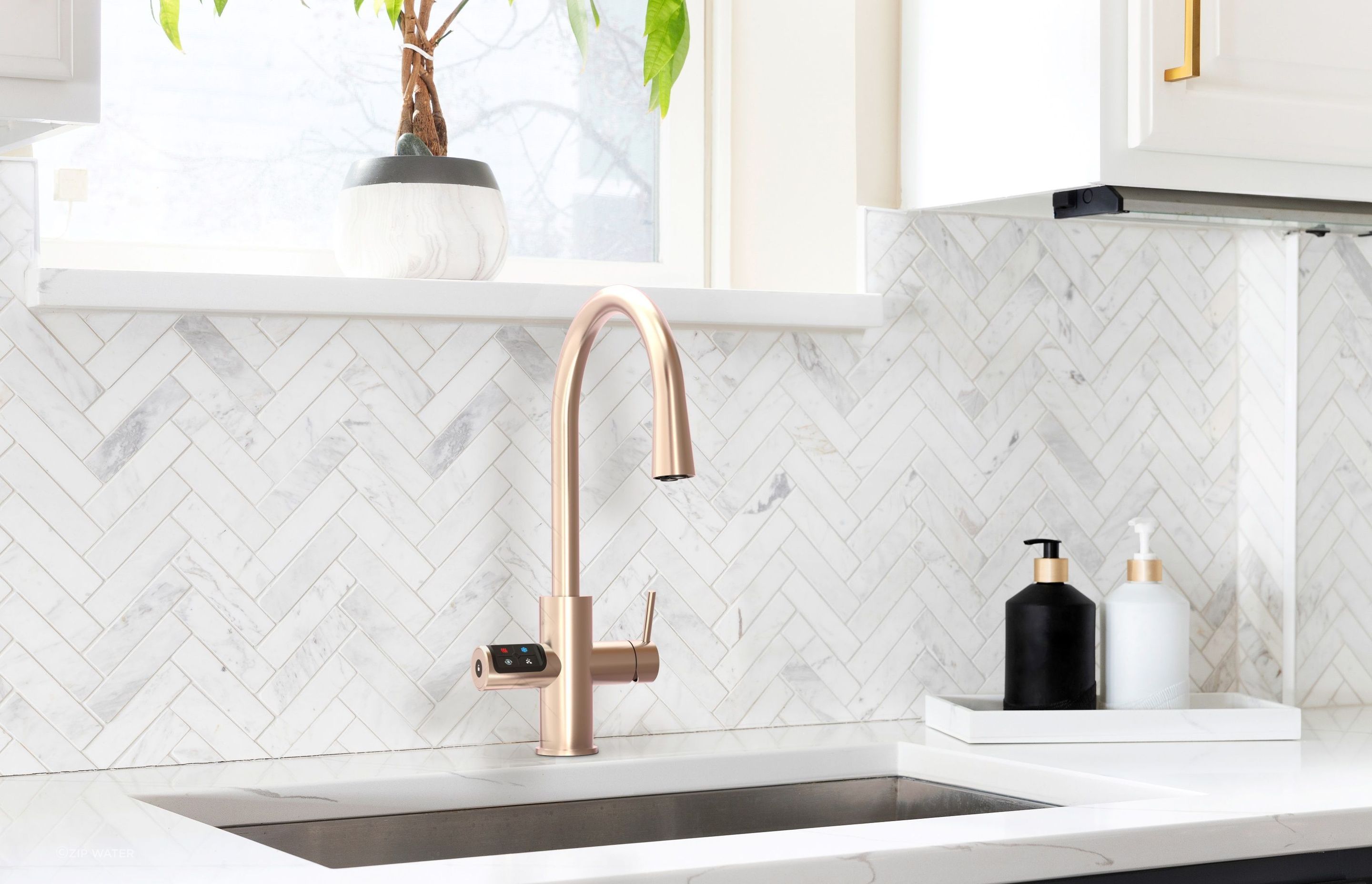 The feature-packed Zip HydroTap Design Range CELSIUS PLUS All-In-One has a intuitive touchpad for precision control.