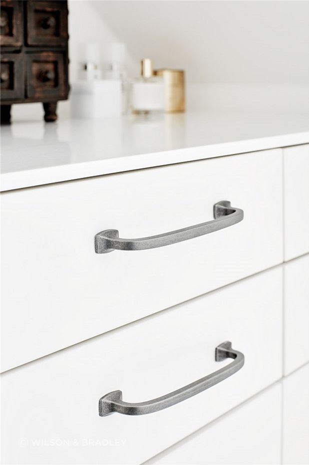 Furnipart Classic Handle
By Wilson &amp; Bradley