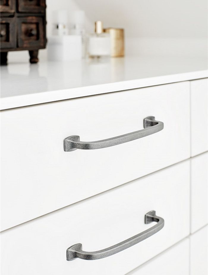 Furnipart Classic Handle
By Wilson & Bradley
