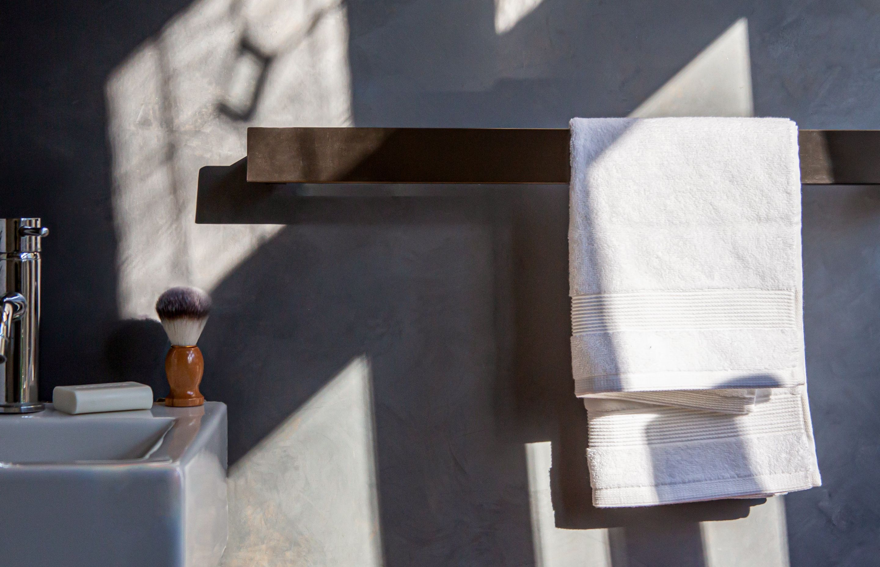 Code-Square-Single-Bar-Heated-Towel-Rail-By-Elite-Bathroomware.jpg