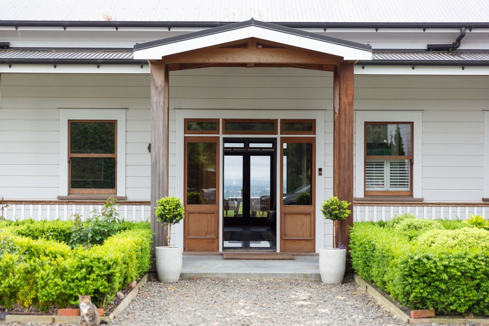 This build was a partnership between Brittin Builders and Parkhill Joinery. Although brand new, it is traditionally stylish in every way.