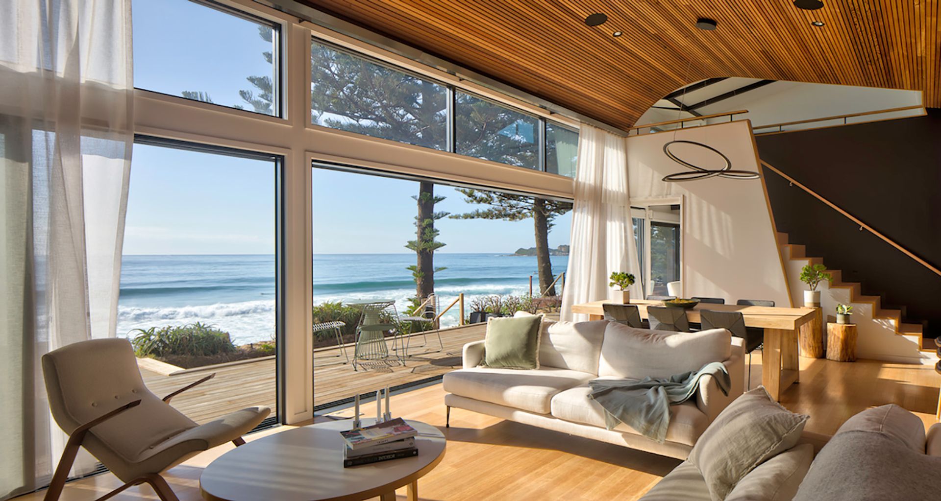 Wamberal House by Design King Company Photography: Brett Boardman