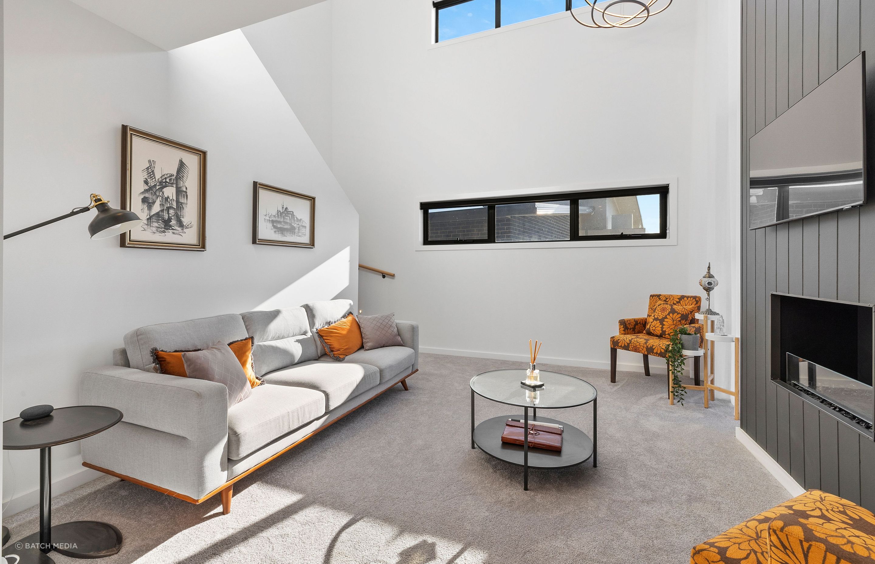 When it comes to personal sanctuaries, it's important to keep comfort and relaxation at the front of mind. Here, Black Line Concepts created a relaxing lounge space that provides the perfect cosy retreat.