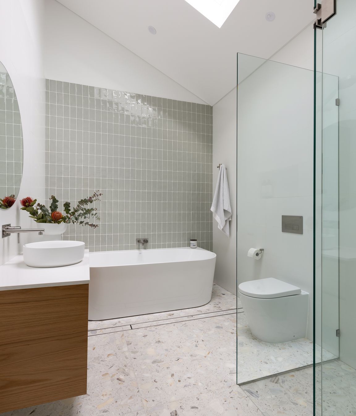 Allambie Residence by ViewThru Architects
and interiors by Christina Prescott Design.