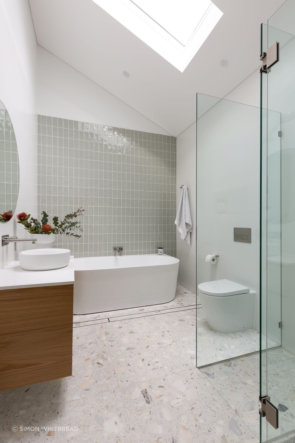 Allambie Residence by ViewThru Architects
and interiors by Christina Prescott Deign.