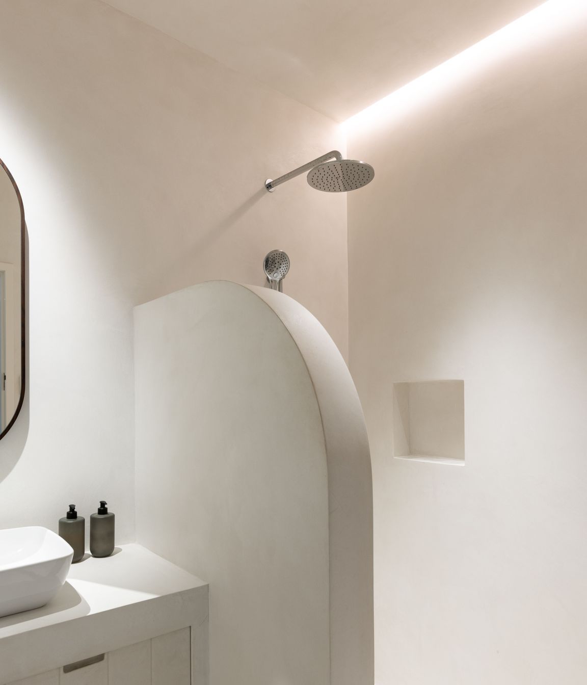 Expella’s Shadowline Diffuser Pro is an internal grille designed to be discreet, channeling air into the ventilation system. A LED strip can be added for an ambient lighting effect as shown in this project by Integrity Build.