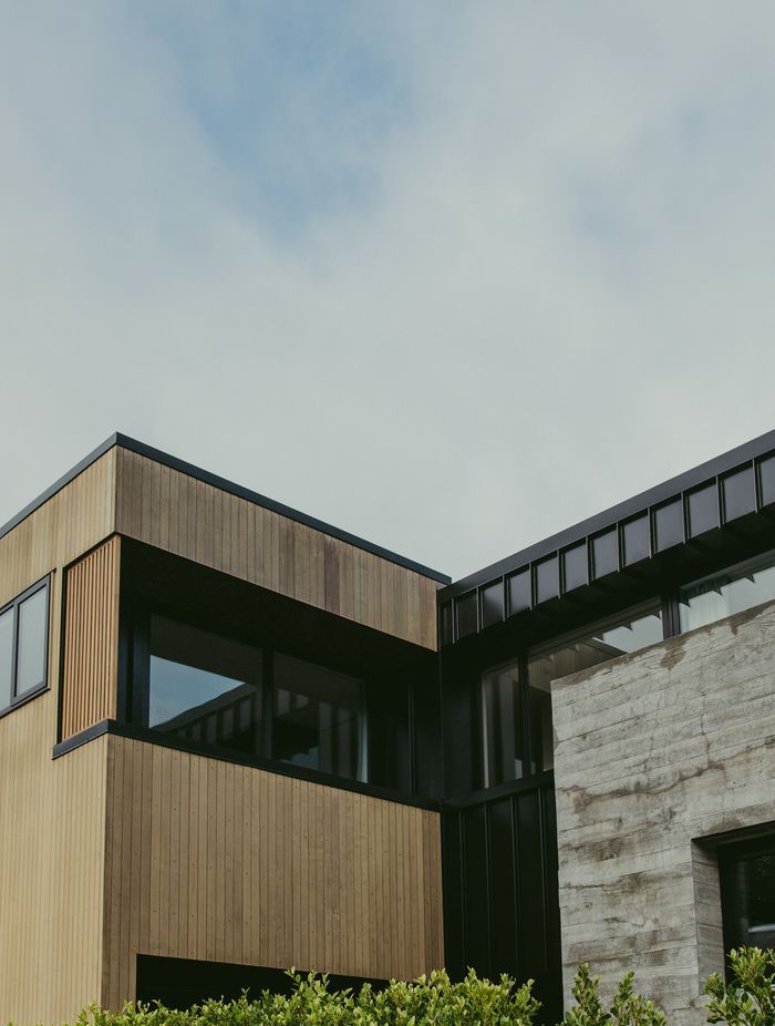 Completed in 2023, Edgars Road exemplifies modern design with a harmonious blend of in-situ concrete and cedar cladding – a striking visual appeal that sets it apart from traditional constructions.