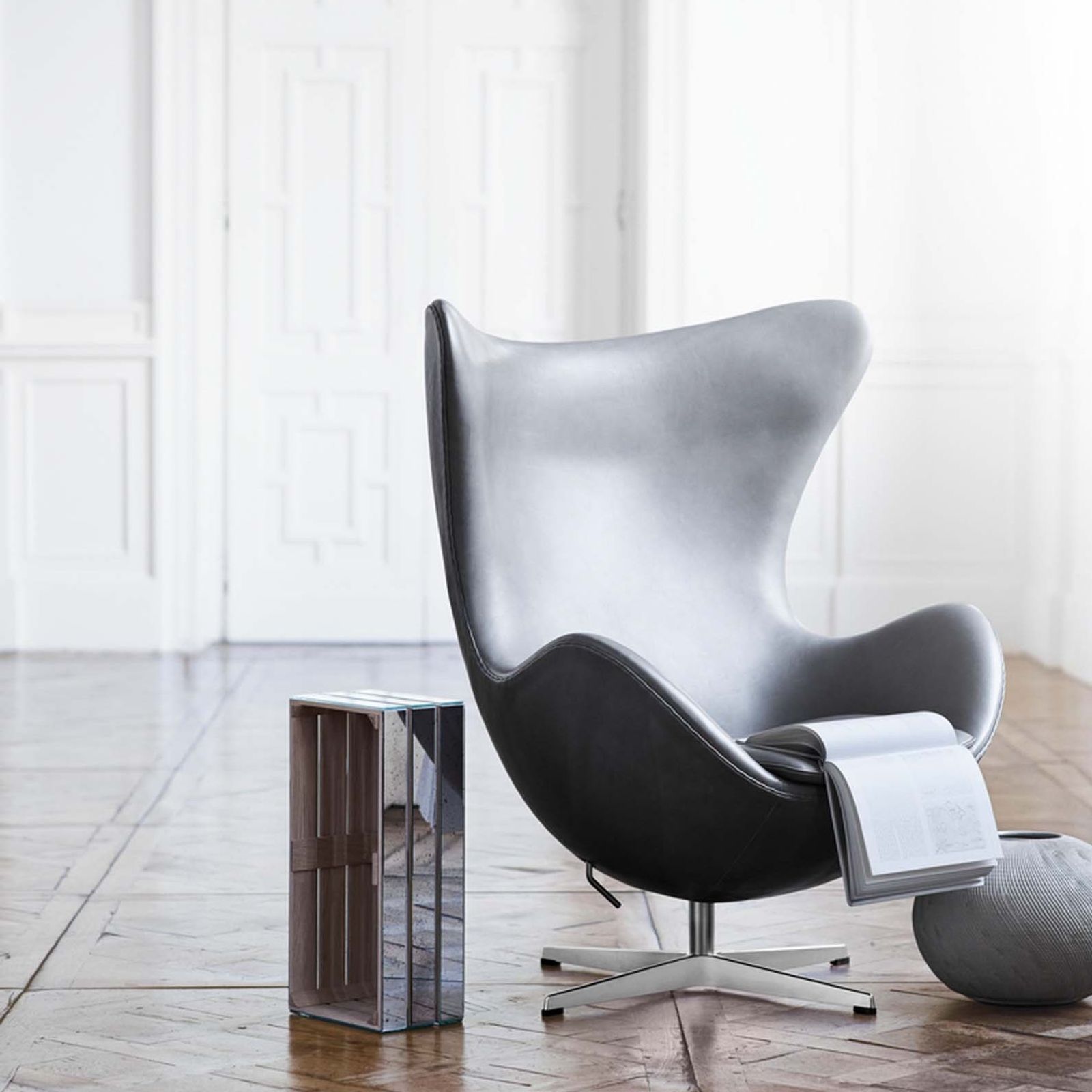 Egg-Chair-by-Fritz-Hansen-Cult-Design-11407-v3.jpg