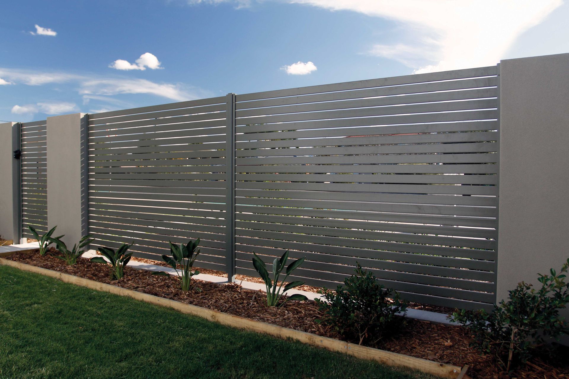 Sleek, contemporary and easy to install — EliteFence Aluminium Fencing from PSP.