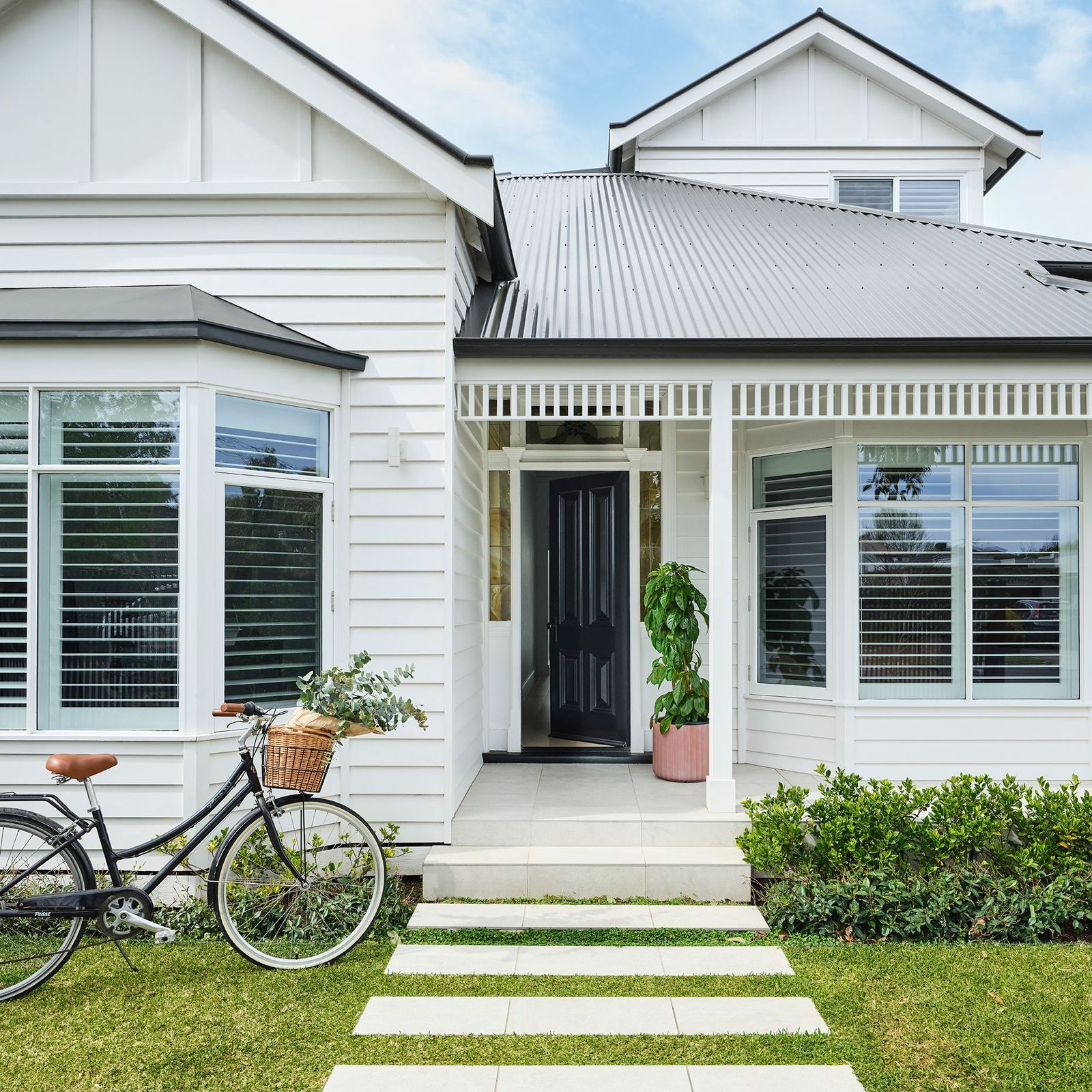 Exterior-houseMt-Hutt-Ironsandwithout-dog.jpg