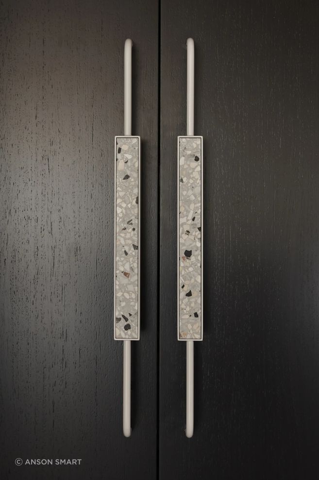 The details that you touch every day, such as hardware, were given particular attention at Gloss House.