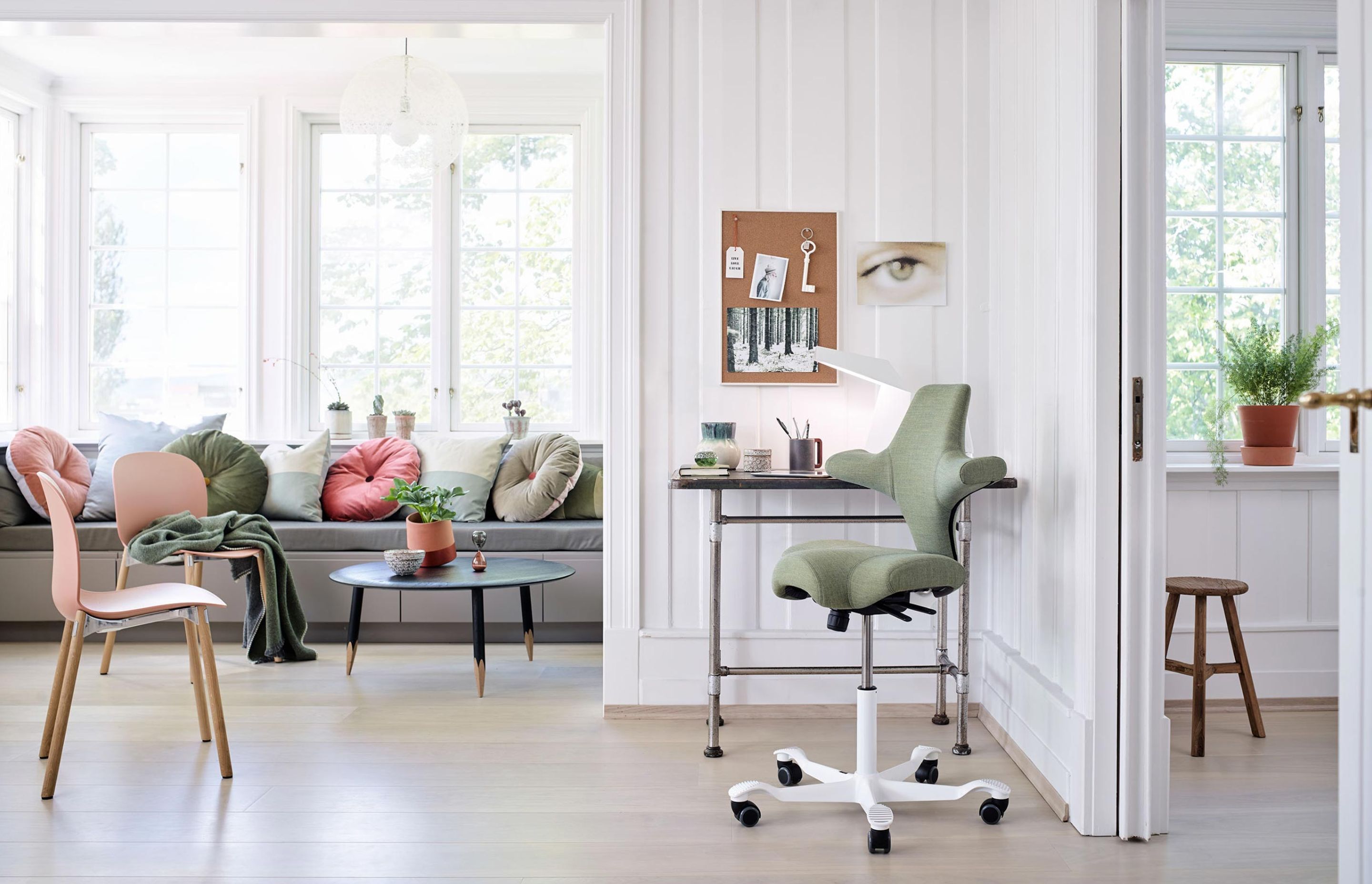 A calming traditionally Scandinavian home, featuring the HÅG Capisco & RBM Noor chairs