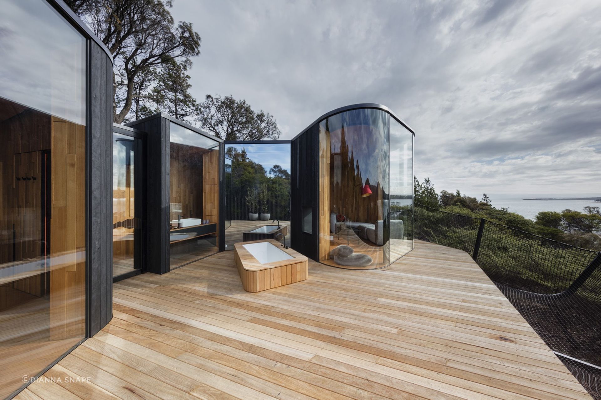 A good builder can execute even the most challenging designs, seen here with the award-winning Freycinet Lodge by Lane Group Construction. | Photography: Dianna Snape.