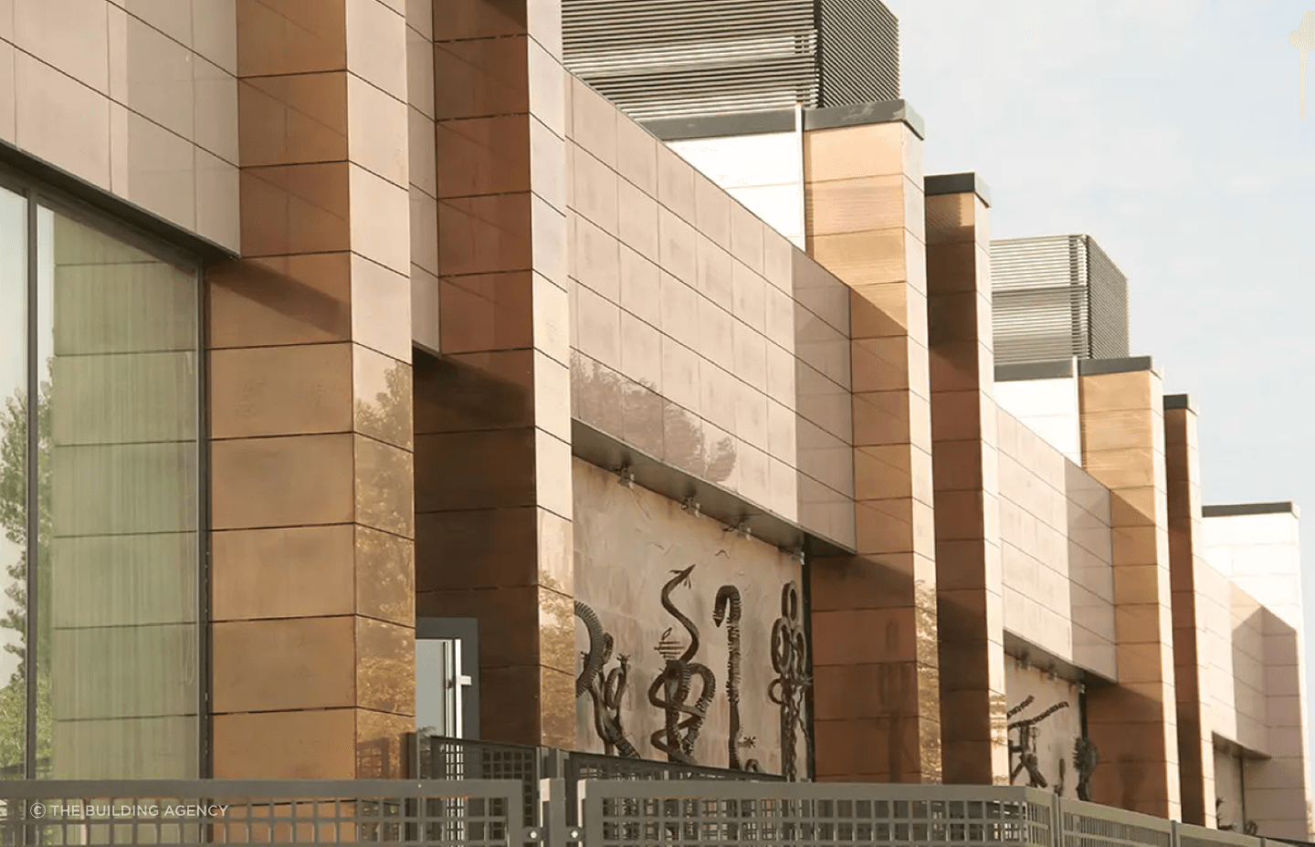 Frontek porcelain panels are available in different sizes, textures and colours to give each facade a unique and original design.