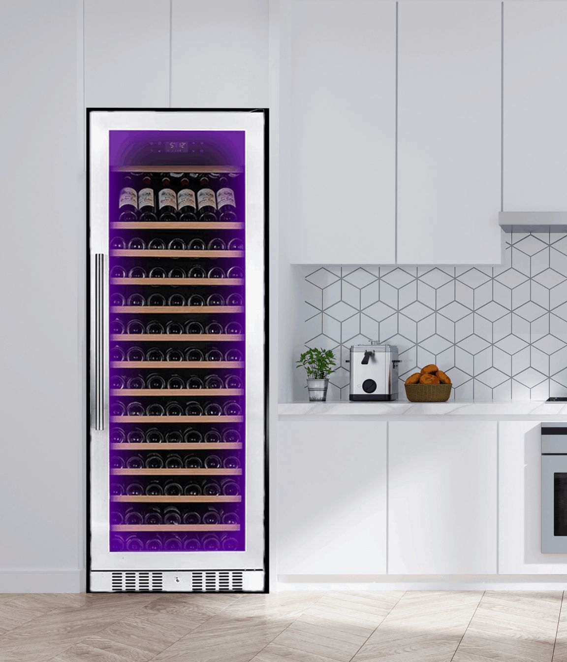 Different configurations are also available for highlighting your favourite bottles.