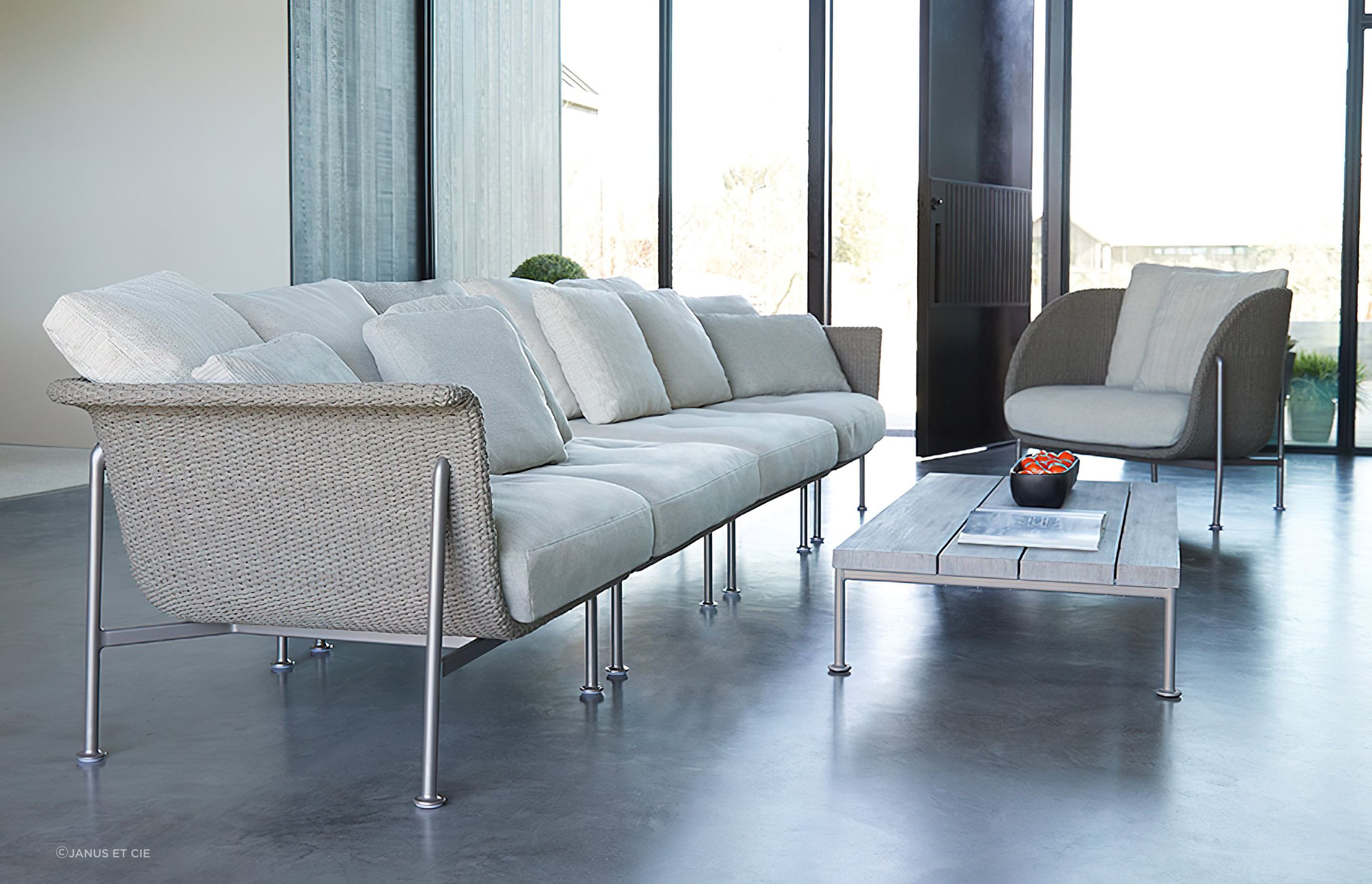 A chaise lounge can sometimes come as part of a wider furniture suite that includes a table and chairs. Featured product: Gina Module Center.