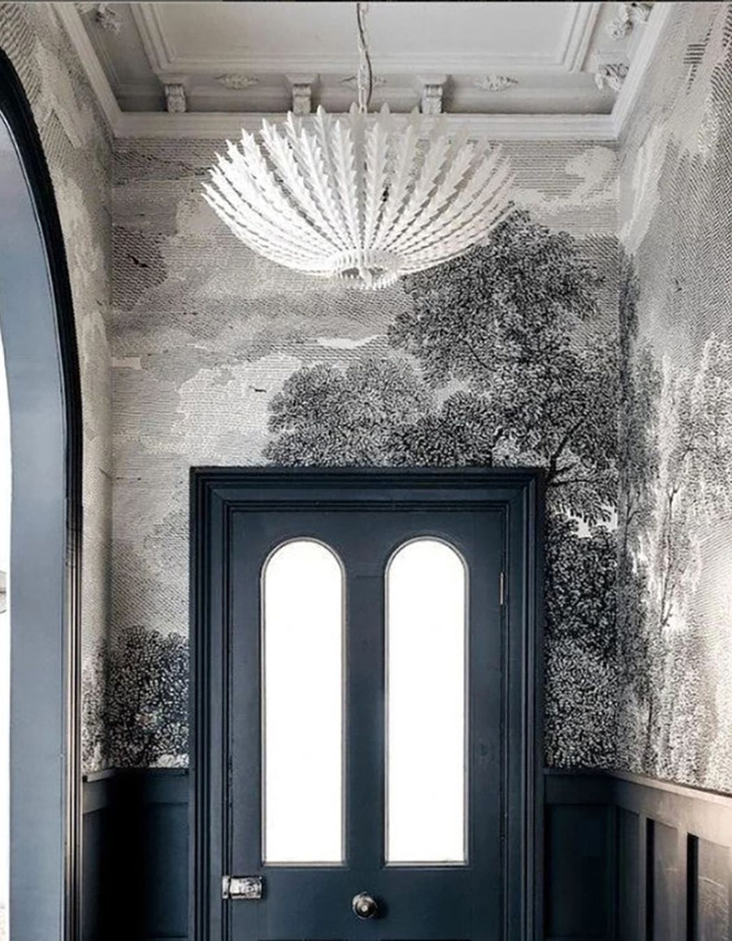 Visual Comfort AERIN Hampton Chandelier by Oscar and Mila