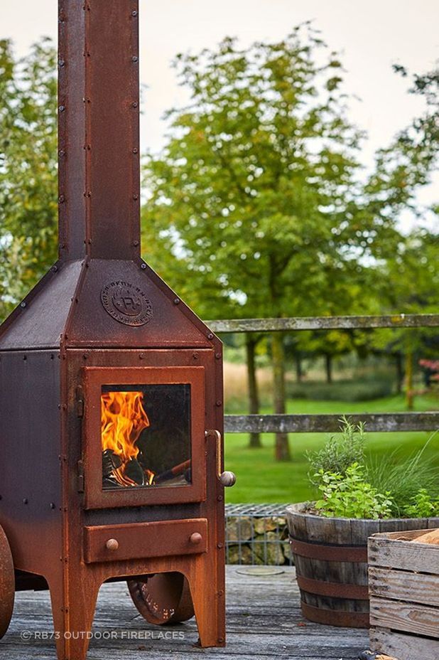 RB73 Bijuga with wheels outdoor heater from Heat &amp; Grill