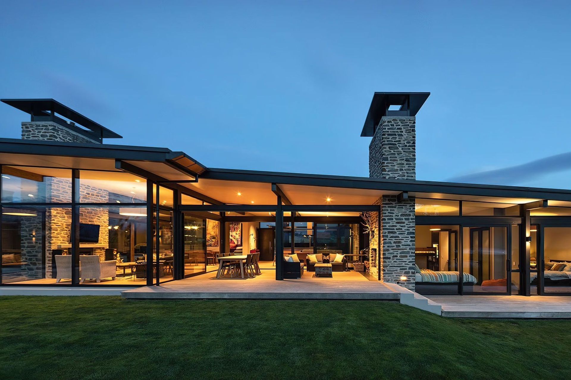 This Central Otago home is protected from the region’s fluctuating temperatures with triple glazing featuring double Low E and double argon gas.