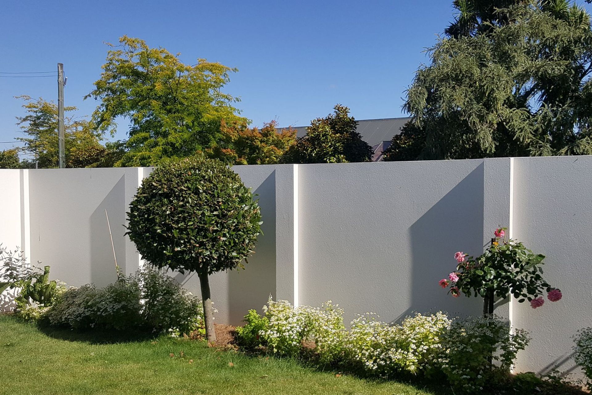 The Integra Lightweight Concrete Fencing Systems is an innovative solution that is great for security, acoustics and aesthetics.