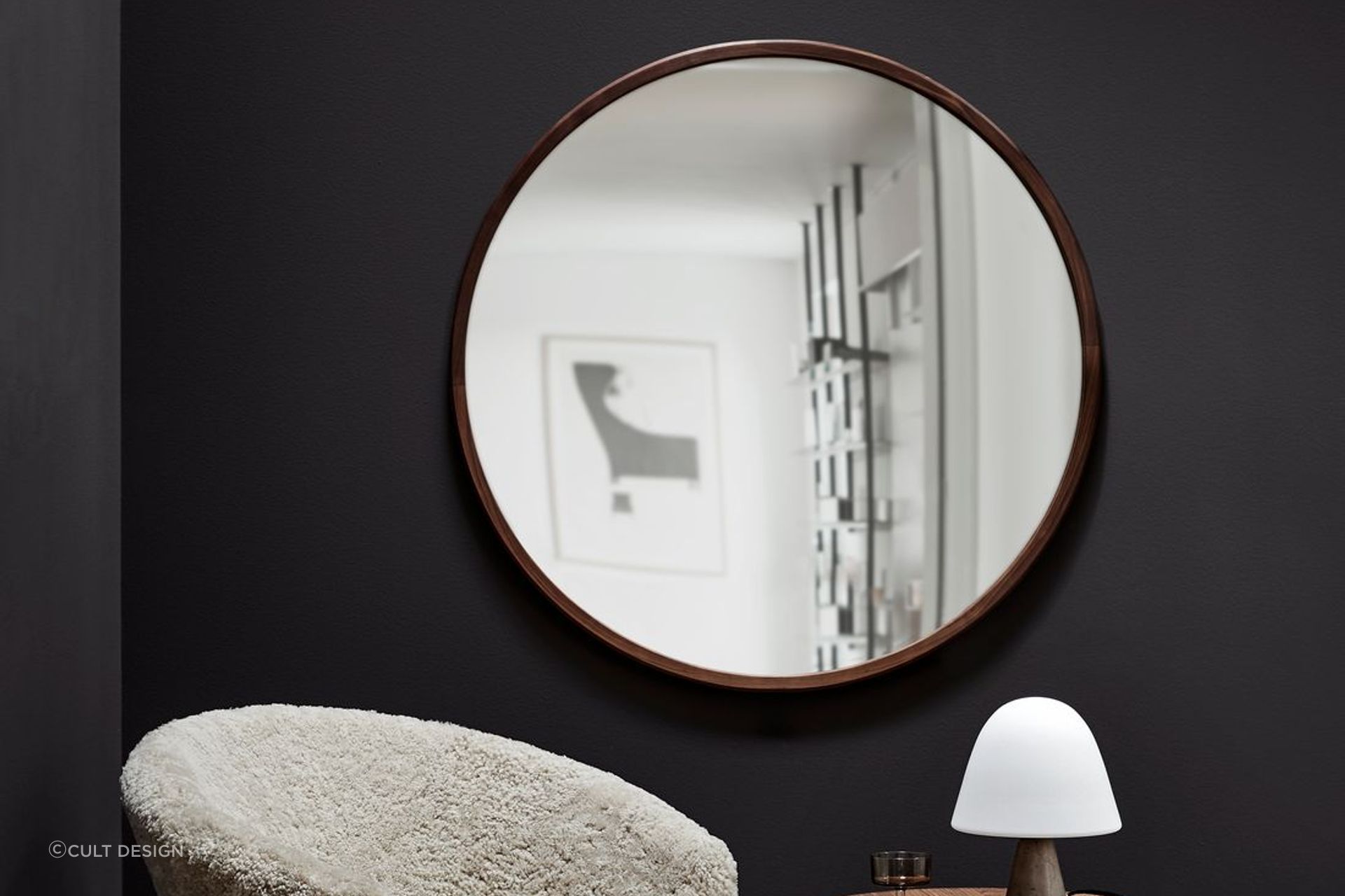Silhouette Mirror Round by Fredericia
By Cult Design