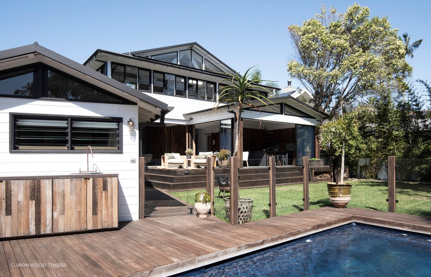 Multi-level decking requires high-quality materials like this featuring Park Deck by Ironwood Timber.