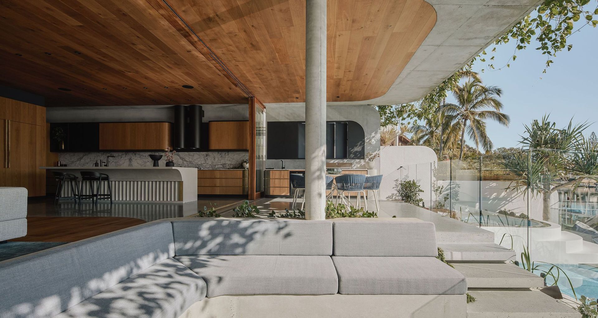 Justin Humphrey Architects' Corso House seamlessly integrates interior and exterior spaces. Photography: Andy Macpherson Studio