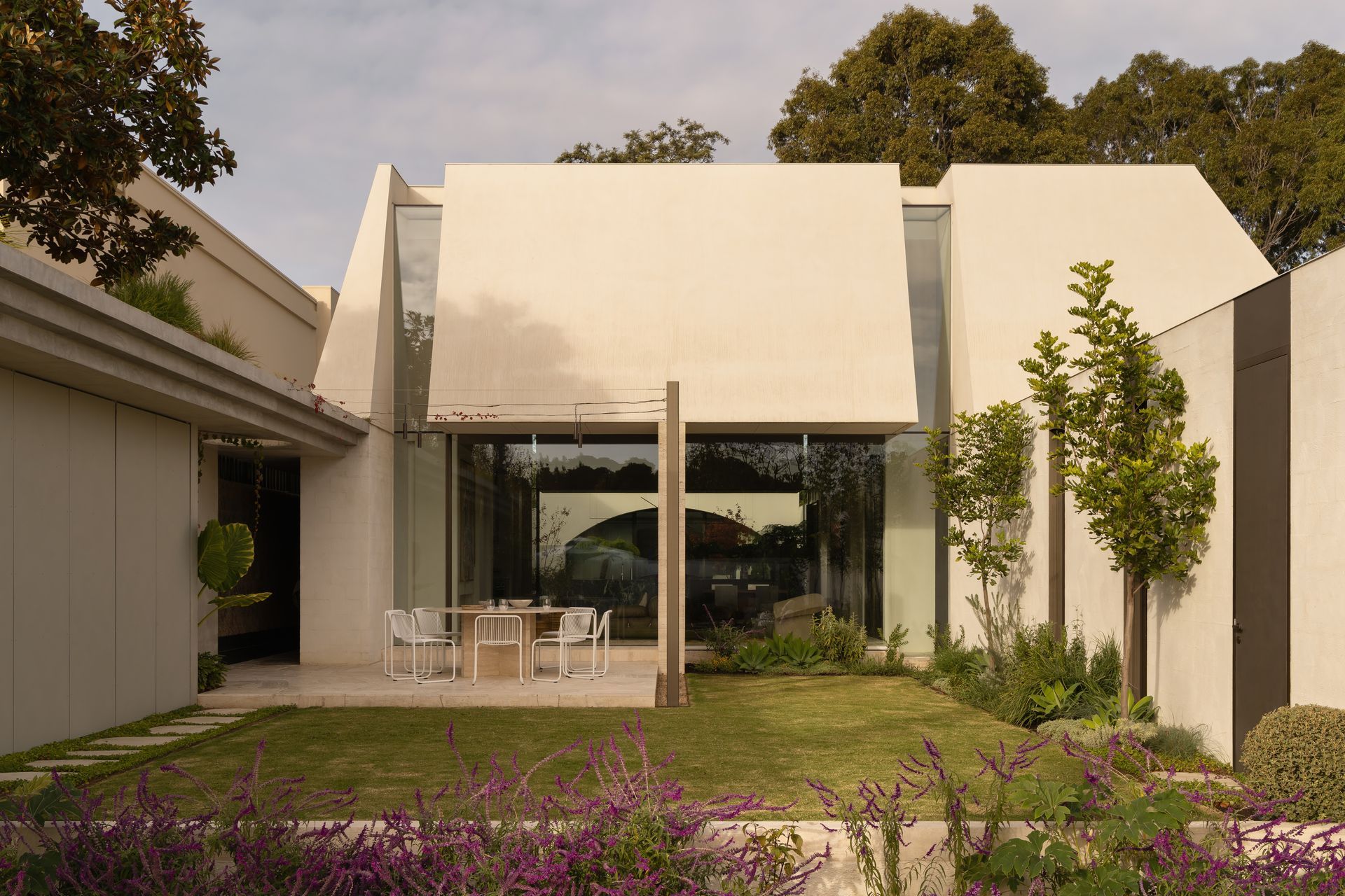 Temple House by J. Kidman Architecture was intended to be perceived as the result of subtractive rather than additive processes, like some larger original object which has eroded back into some smaller trace of itself.