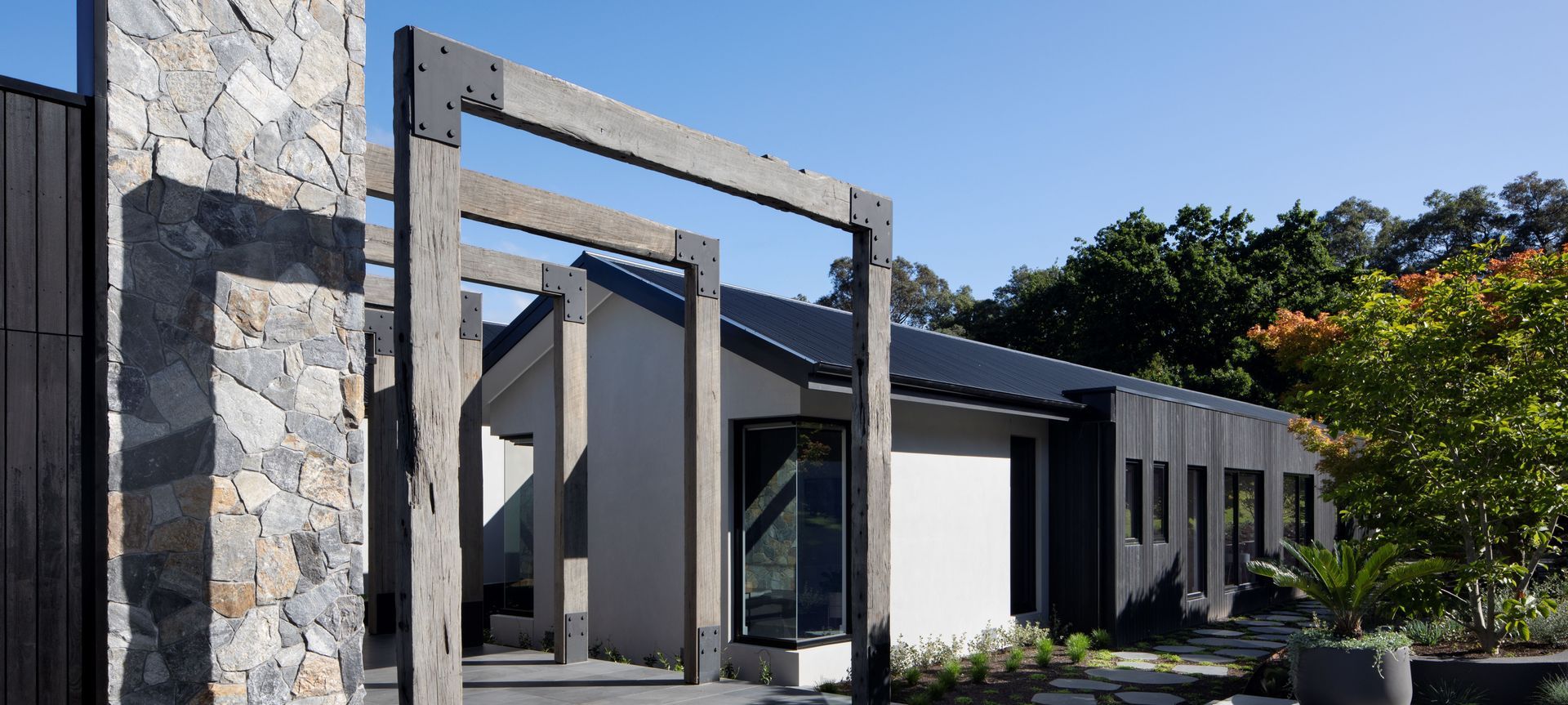This Warrandyte South House by Kirsten Johnstone Architecture showcases timber construction by Eco Timber Group. Image credit: Tatjana Plitt.