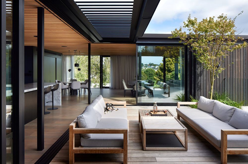 An exquisite high-spec project in Kohimarama — a stunning collaboration between Create + Construct and Studio John Irving Architects | Photography: Simon Wilson