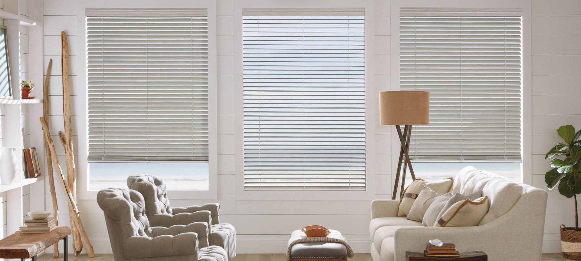 The stylish and versatile LUXAFLEX® WOODMATES® Venetian Blinds from Guthrie Bowron.