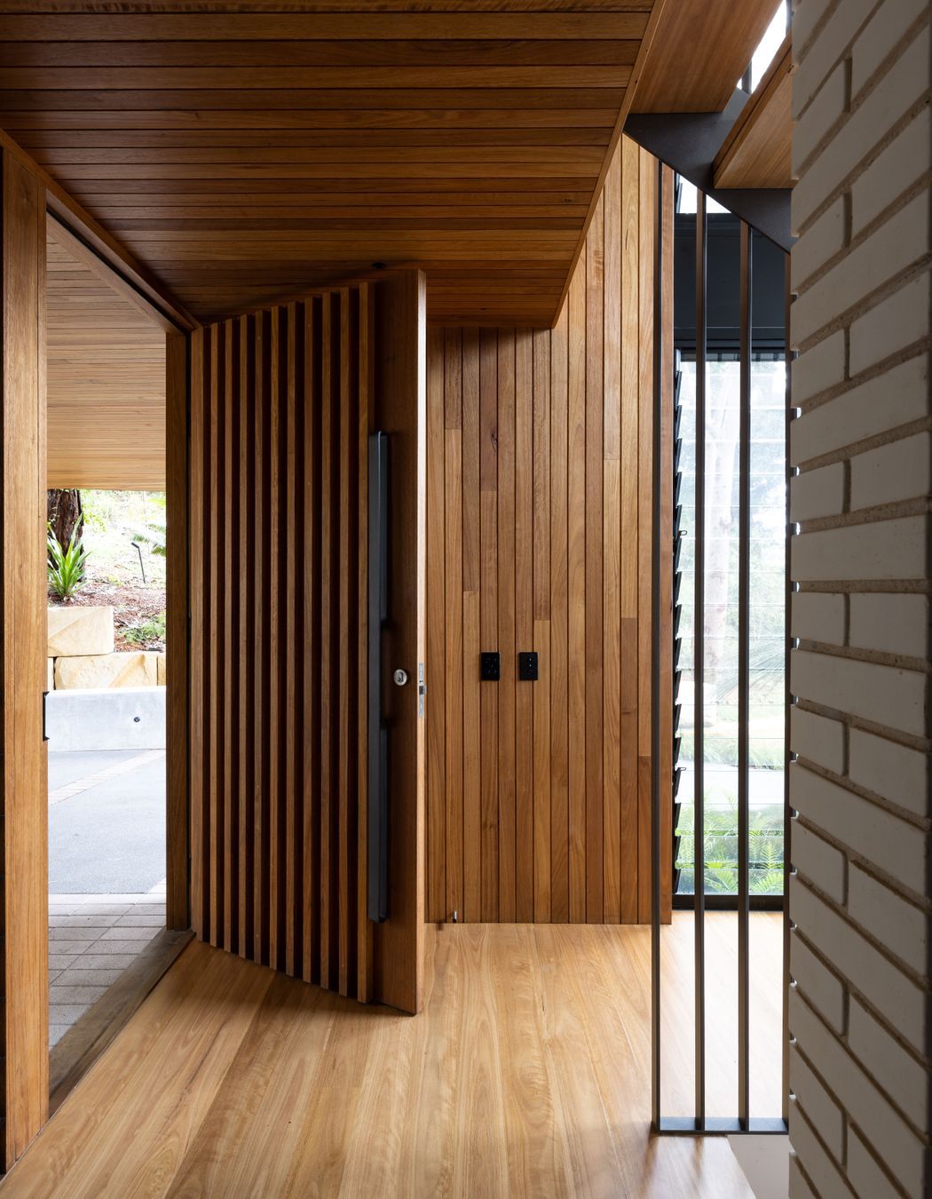 The timber details in this stunning new home by MattBuild Group showcase high level carpentry skills.