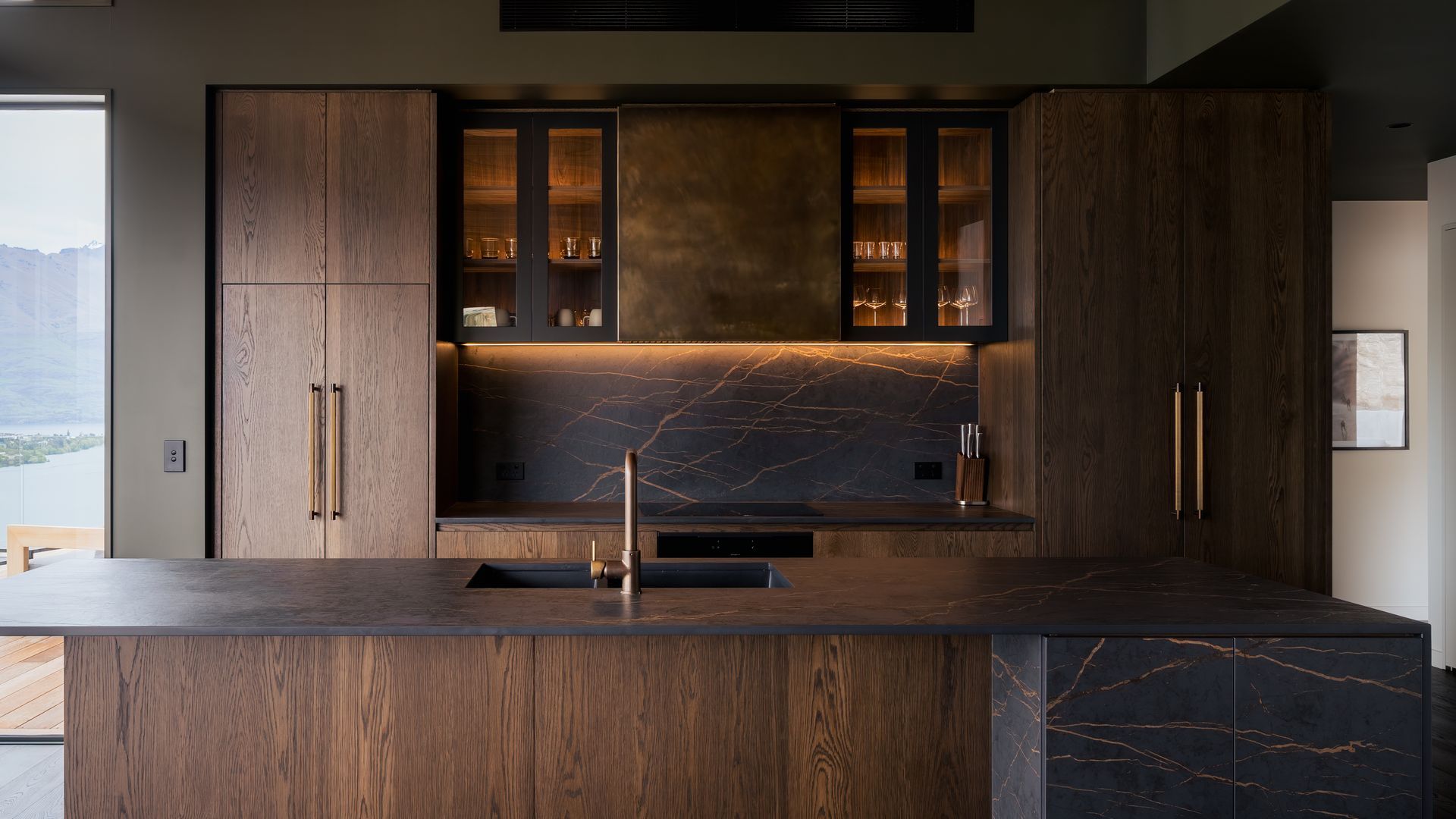 Future Studios shoots a luxury apartment in Queenstown for Fixation Builders video