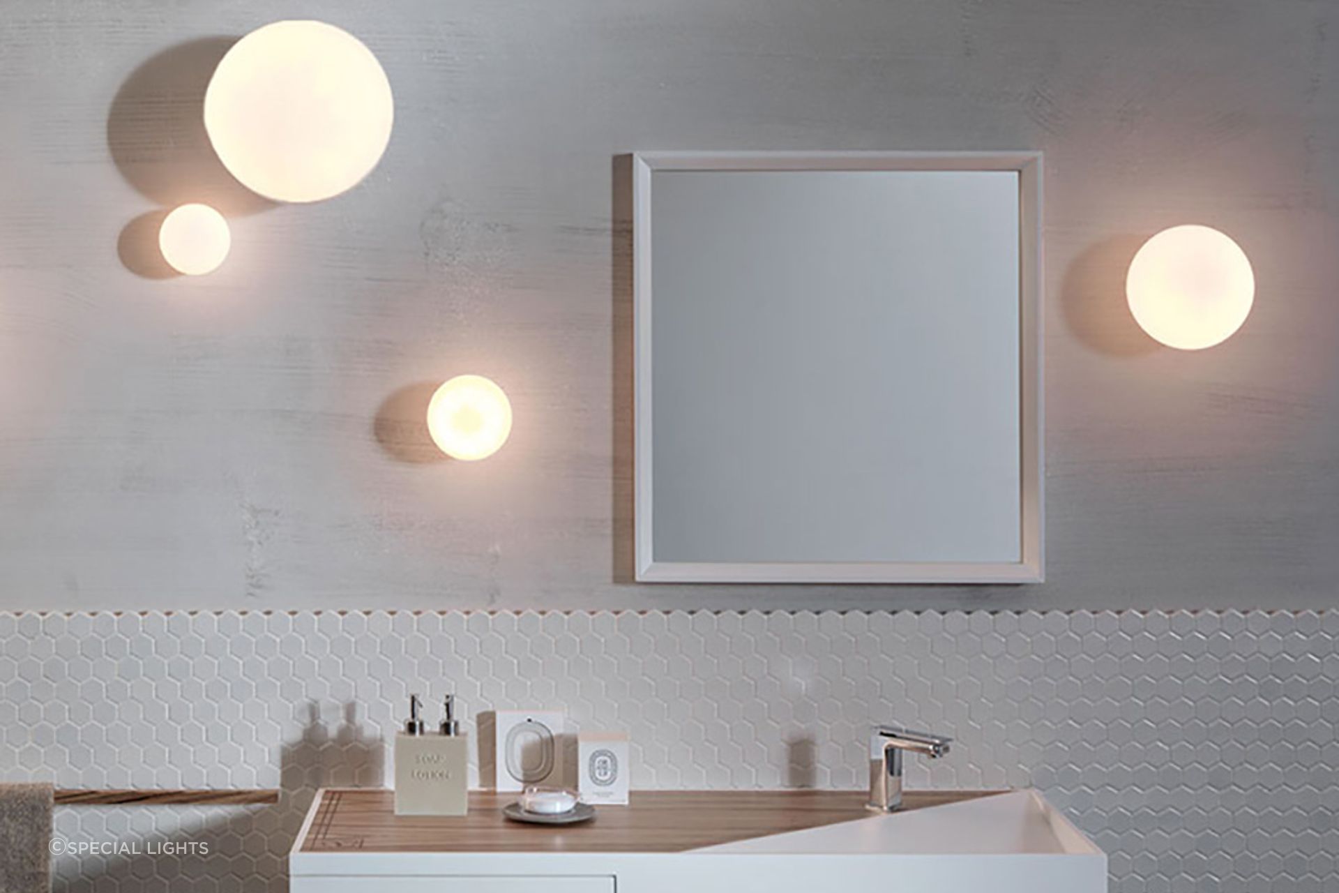 Lumi Sfera 9cm | Wall Light
By Special Lights