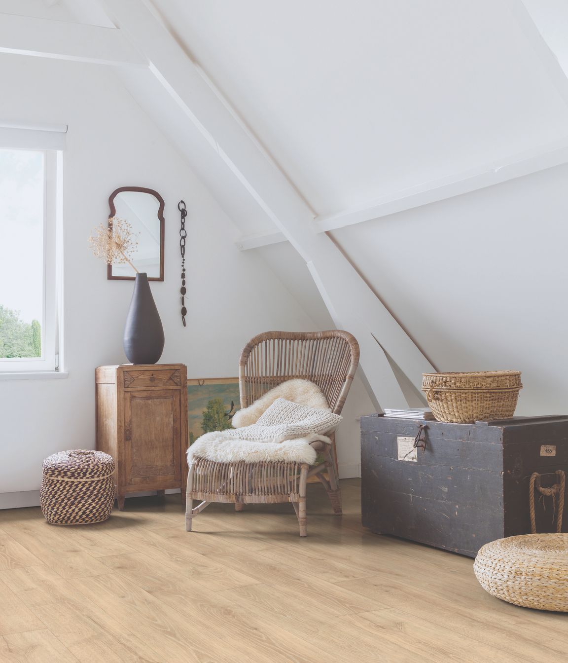 Available in a variety of styles and patterns, laminate looks like authentic timber.