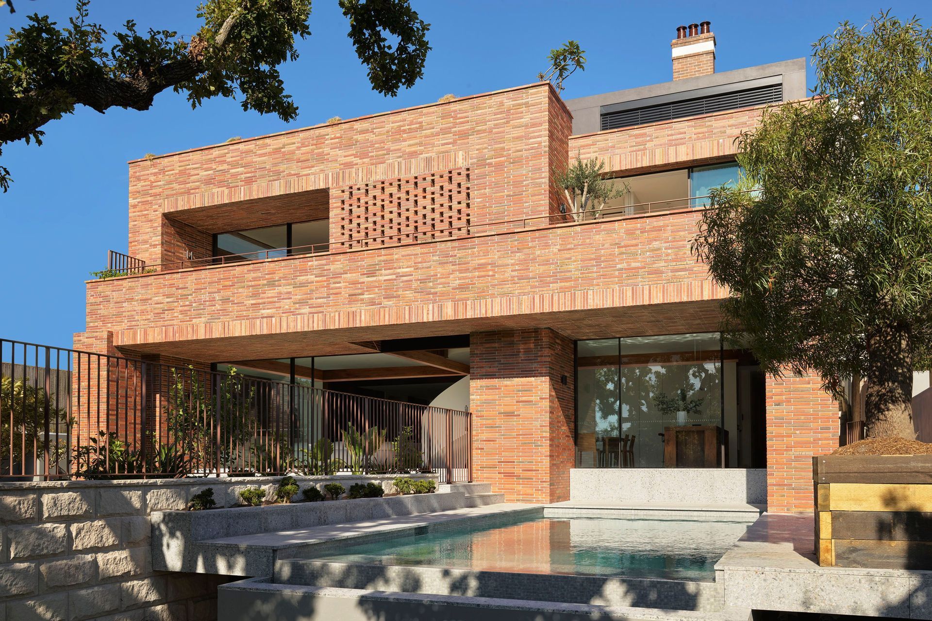 A stunning use of Emperor Bricks™ | Autumn
by Krause Bricks with elongated lines in homage to architect Frank Lloyd Wright.